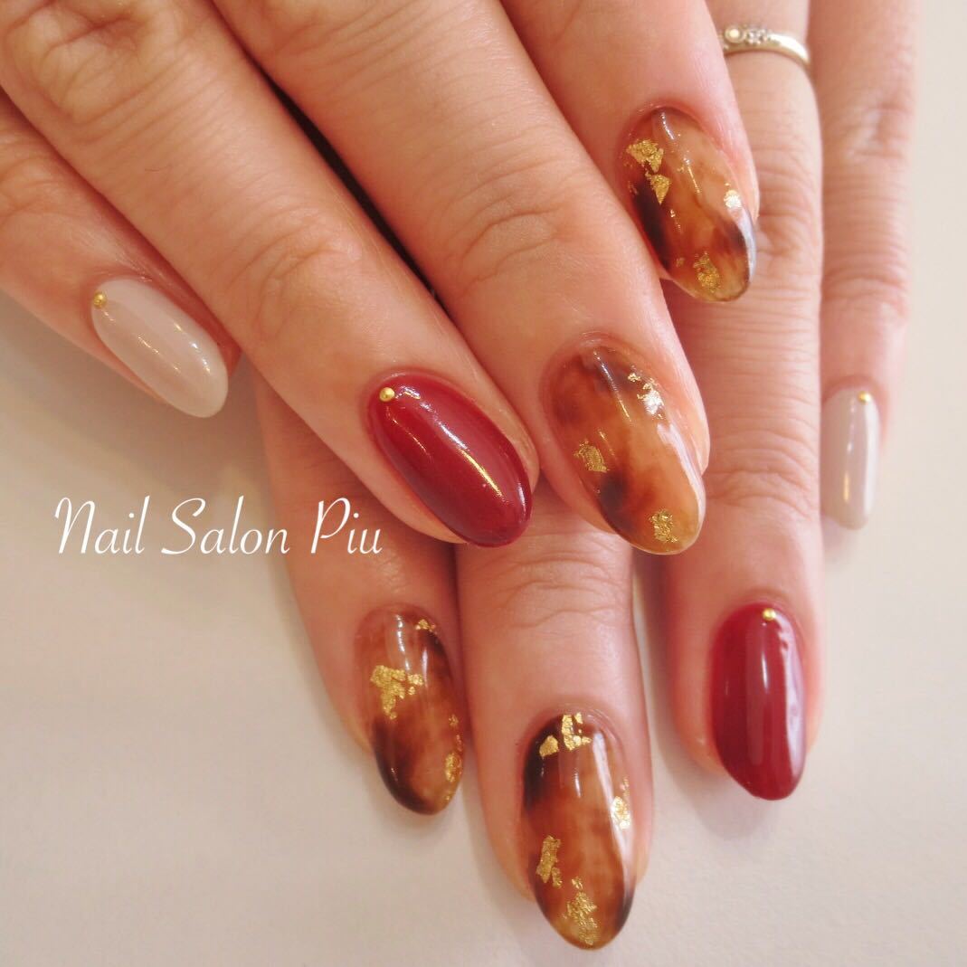 Nail Salon Piuさんのネイルデザイン 『べっ甲 秋ネイル